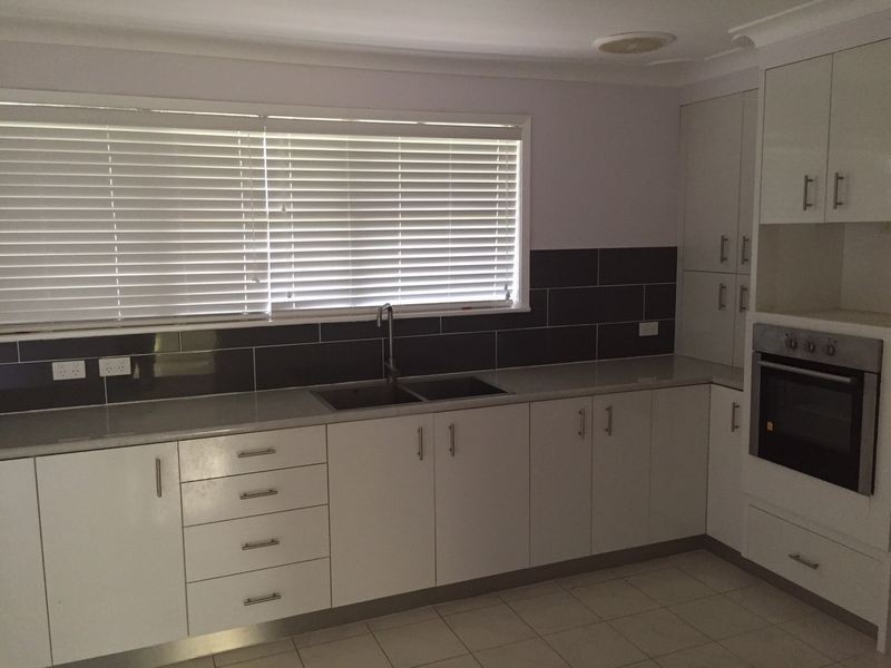 8 Allambie Place, Cowra NSW 2794