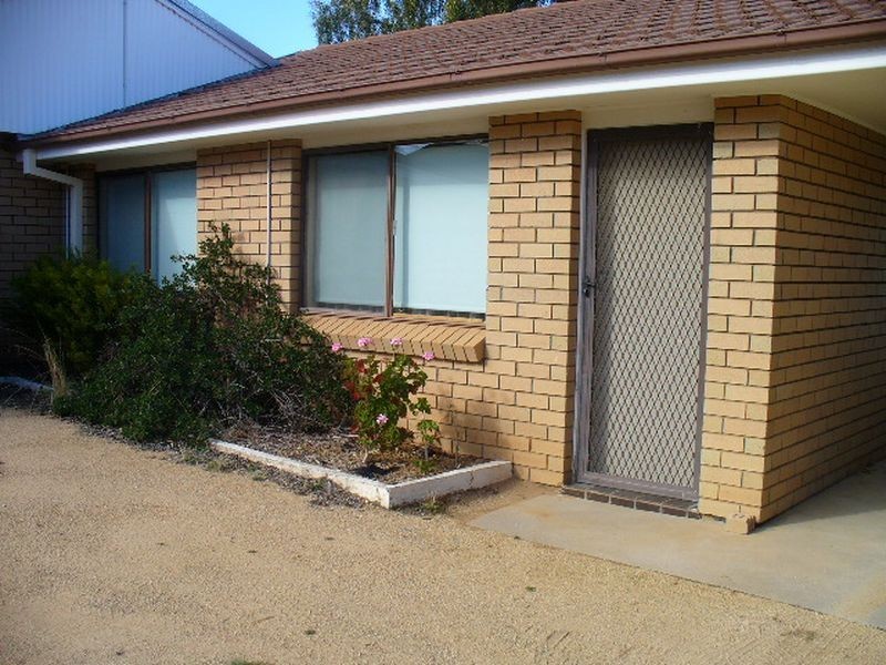 13C Coolabah Crescent, Cowra NSW 2794