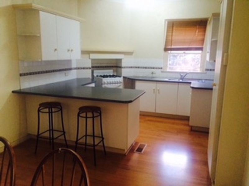 14 Lachlan Street, Cowra NSW 2794