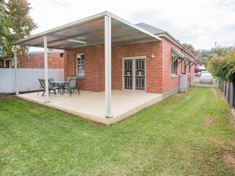 17 Railway Street, Cowra NSW 2794