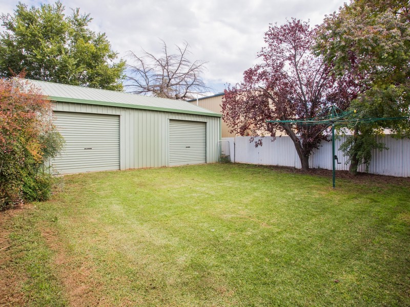 17 Railway Street, Cowra NSW 2794