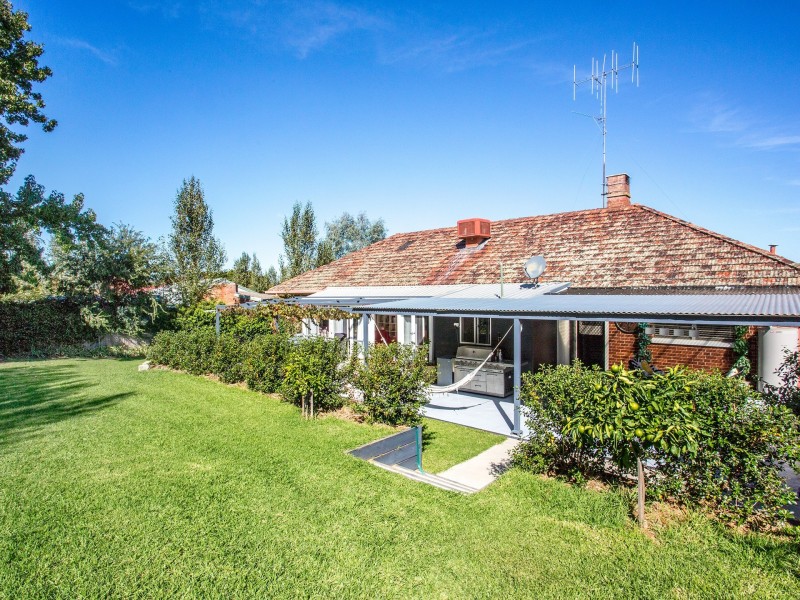 82 Liverpool Street, Cowra NSW 2794
