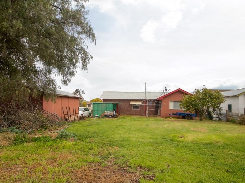 35 Lee Street, Cowra NSW 2794