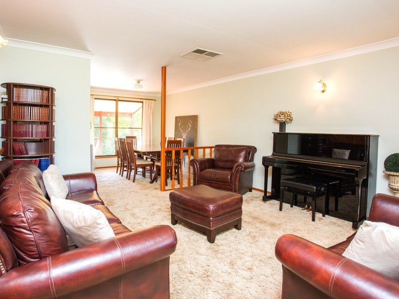 5 Amaroo Ave, Cowra NSW 2794