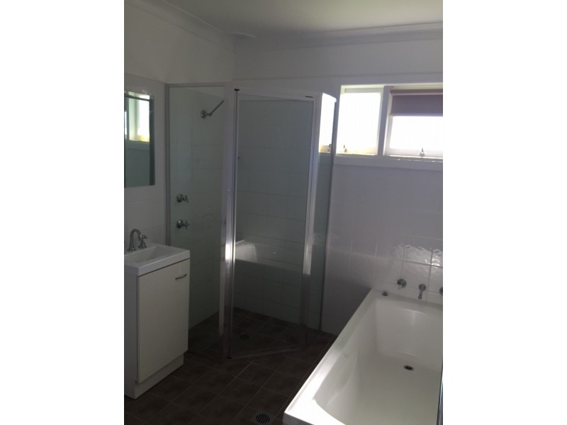 34 Fitzroy Avenue, Cowra NSW 2794