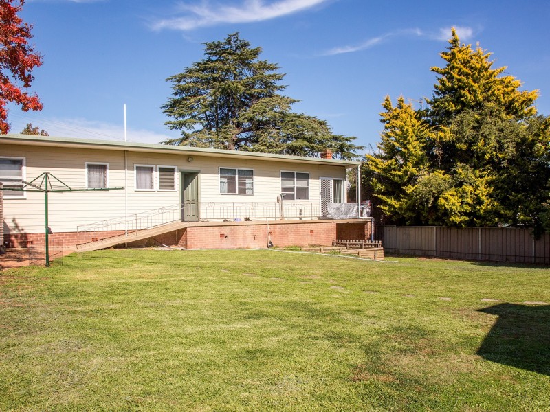24 Coota Street, Cowra NSW 2794