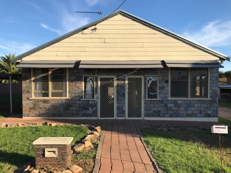 1/1 Macassar Street, Cowra NSW 2794