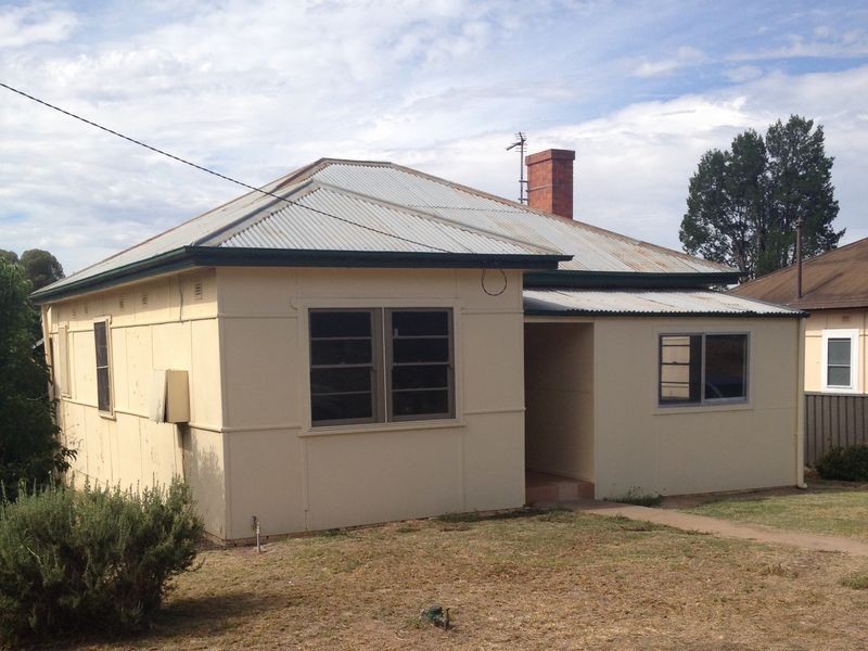 8 Whitby Street, Cowra NSW 2794