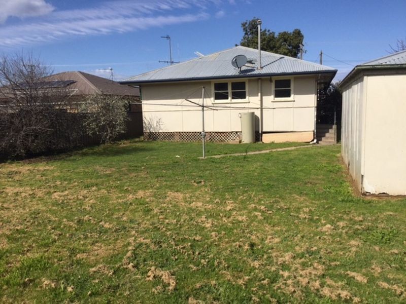 36 Logan Street, Cowra NSW 2794