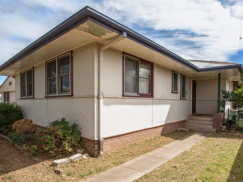 36 Logan Street, Cowra NSW 2794