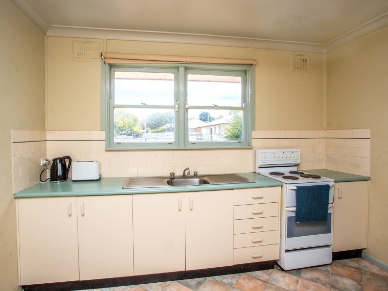 36 Logan Street, Cowra NSW 2794