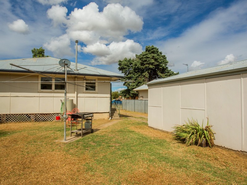 36 Logan Street, Cowra NSW 2794