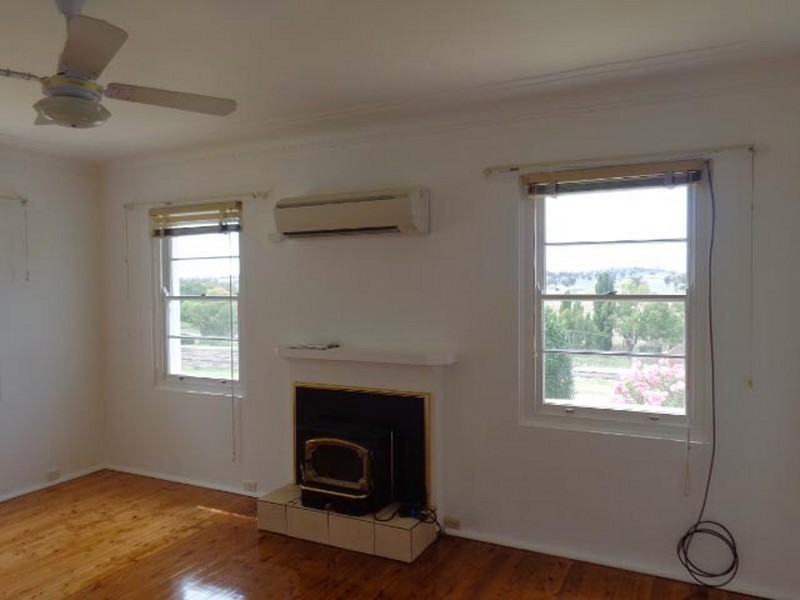 18 Lynch Street, Cowra NSW 2794