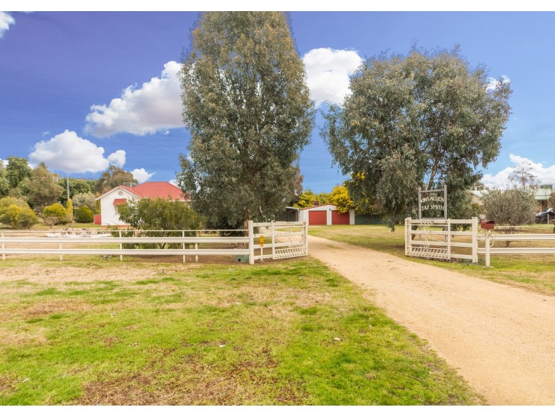 34 River Park Road, Cowra NSW 2794