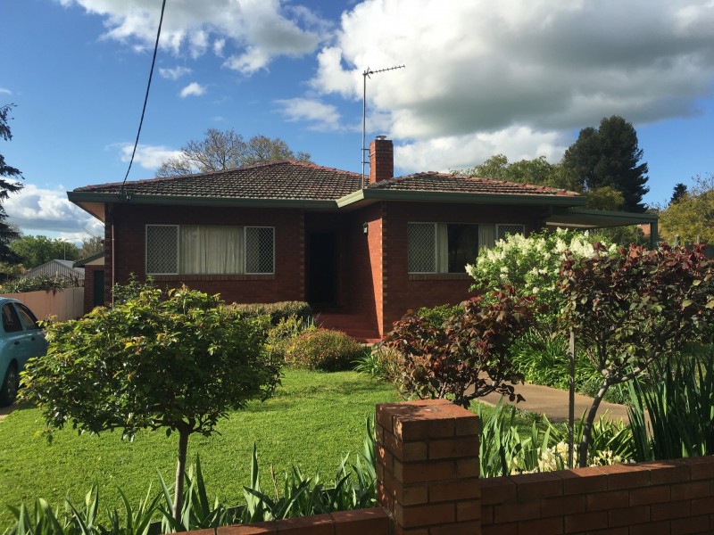 18 Pitt Street, Cowra NSW 2794