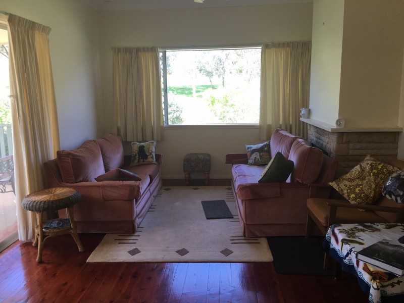 18 Pitt Street, Cowra NSW 2794