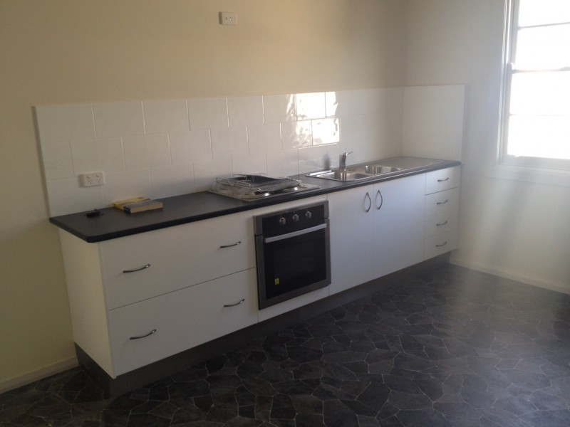 8 Whitby Street, Cowra NSW 2794