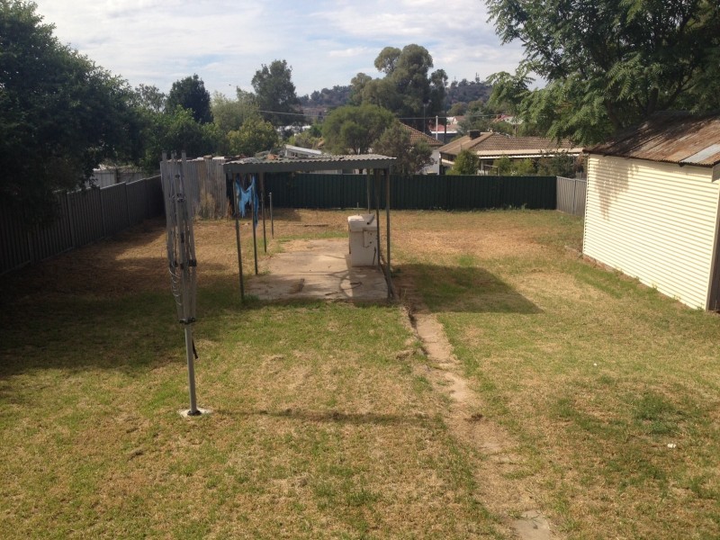 8 Whitby Street, Cowra NSW 2794