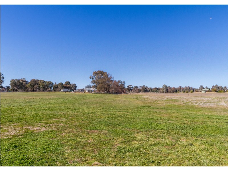 10221 Mid Western Highway, Cowra NSW 2794