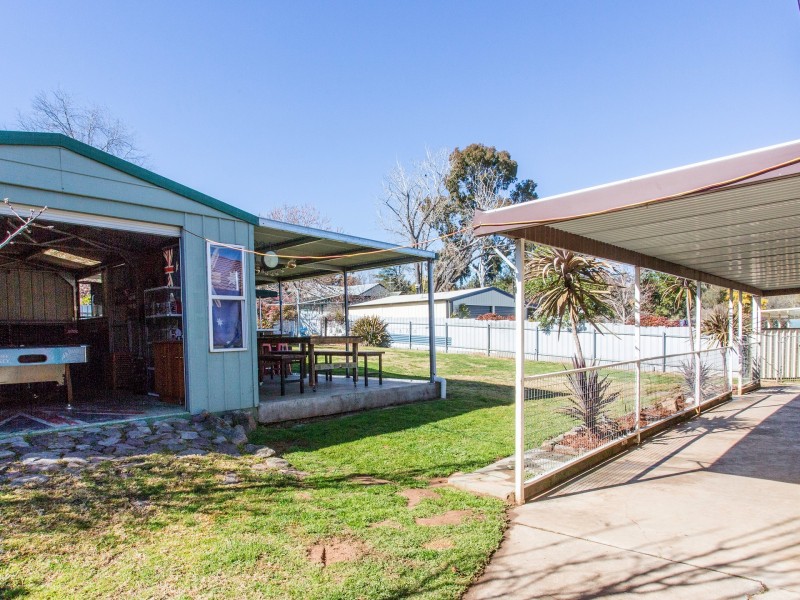 19 Hanna Street, Cowra NSW 2794