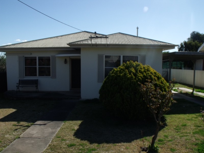 14 Wellington St, Cowra NSW 2794