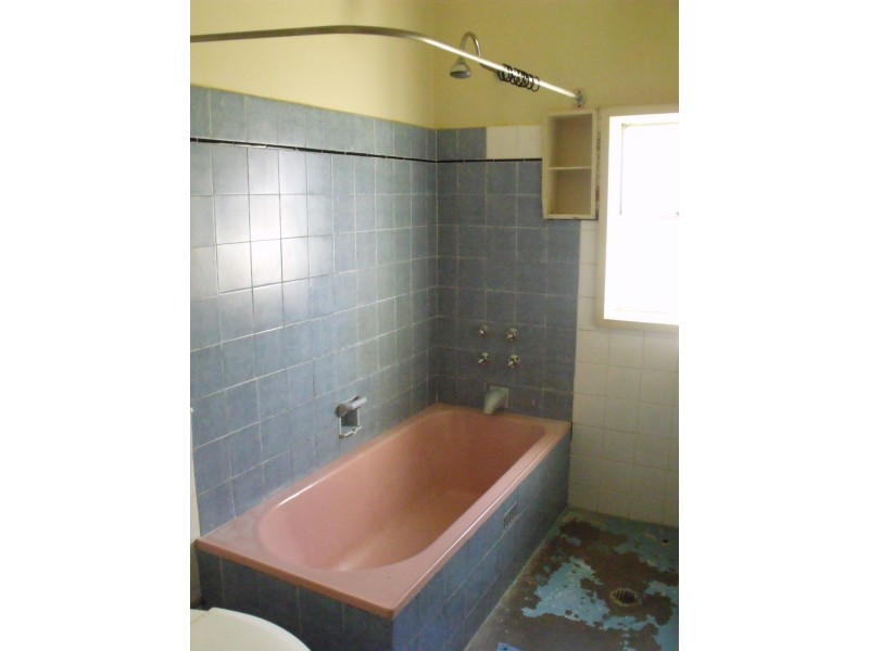 14 Wellington St, Cowra NSW 2794