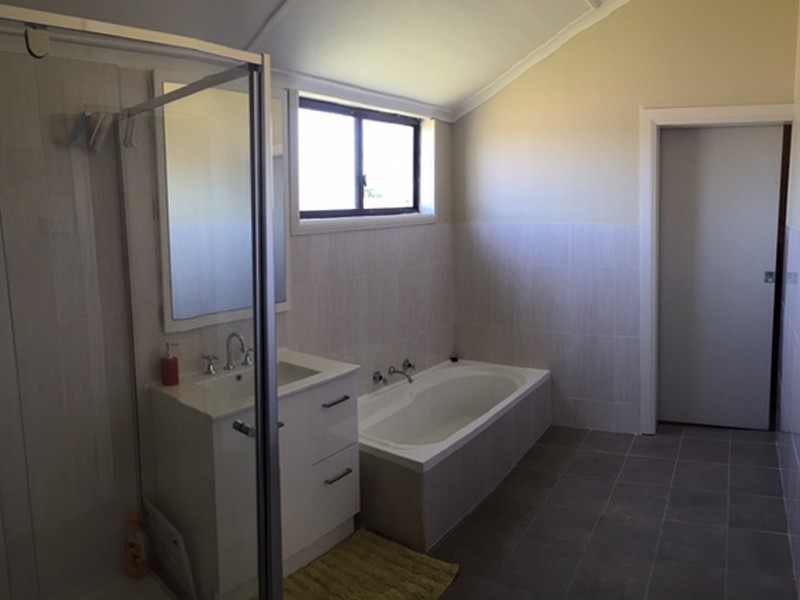 7-11 Waugoola Street, Cowra NSW 2794