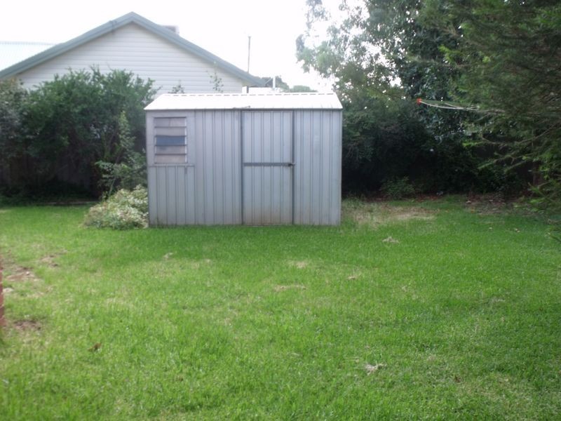 16 Myall Street, Cowra NSW 2794