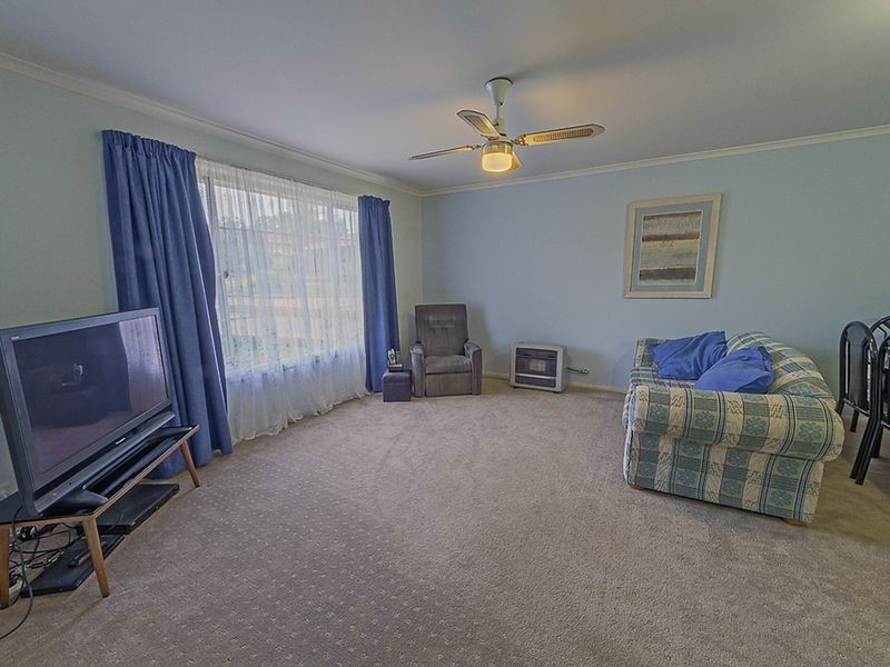 10 Echuca Place, Cowra NSW 2794