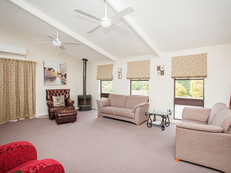 10 Allambie Place, Cowra NSW 2794