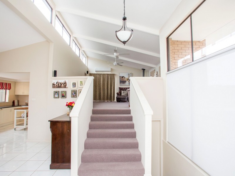 10 Allambie Place, Cowra NSW 2794