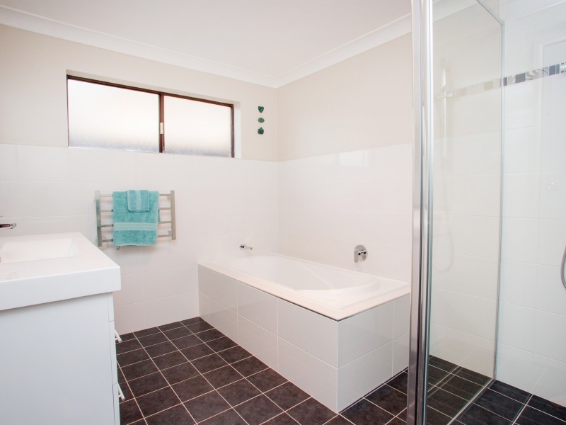 10 Allambie Place, Cowra NSW 2794