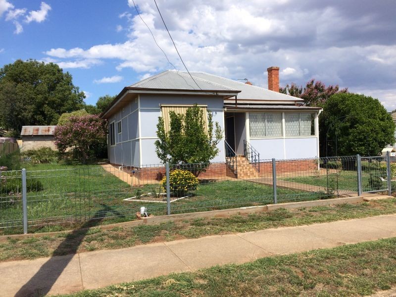 45 Darling Avenue, Cowra NSW 2794