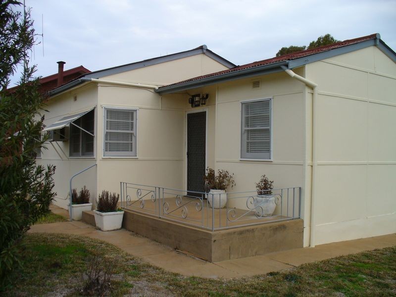 28 Mulyan Street, Cowra NSW 2794