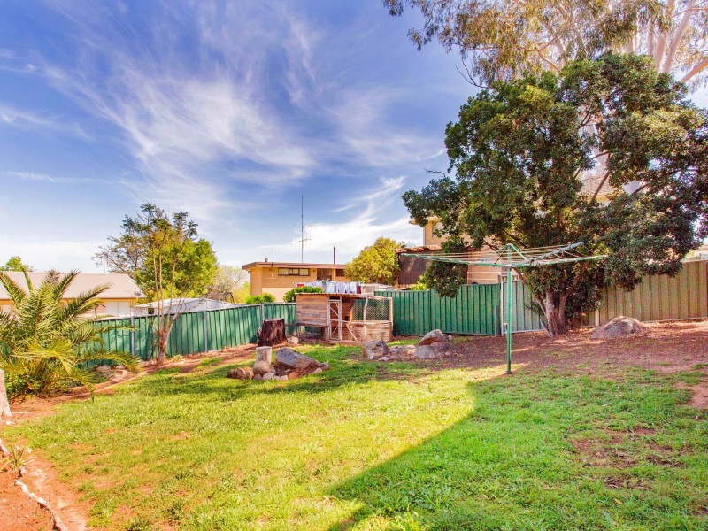 20 Henderson Street, Cowra NSW 2794