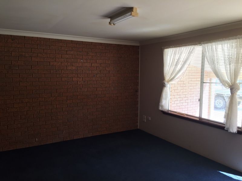 5B Coolabah Crescent, Cowra NSW 2794