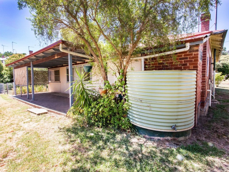64 Macquarie Street, Cowra NSW 2794