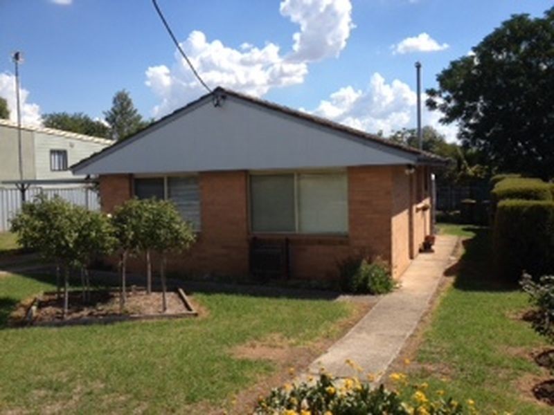 86 Darling Street, Cowra NSW 2794