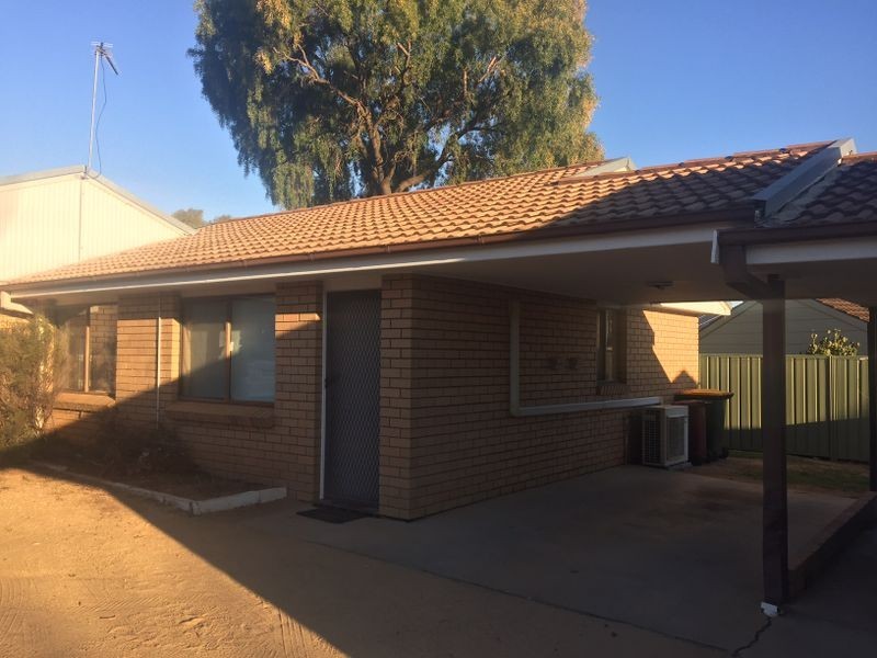 13C Coolabah Crescent, Cowra NSW 2794