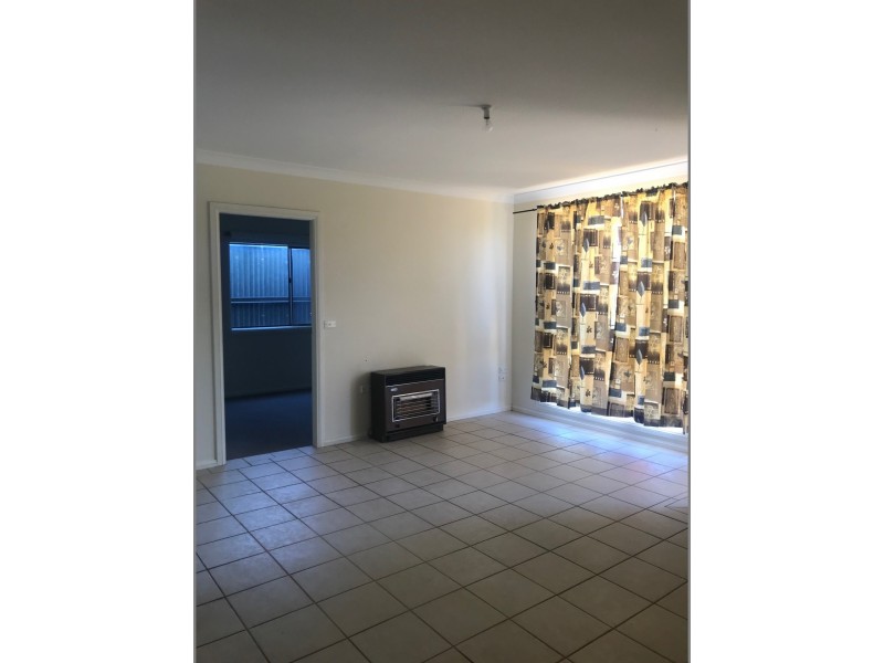 22B Darling Avenue, Cowra NSW 2794