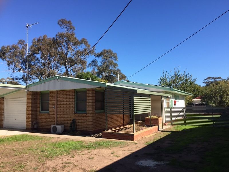 34 Fitzroy Avenue, Cowra NSW 2794