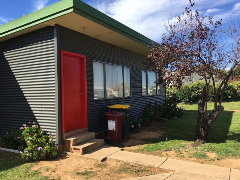 Unit 1/11 Mulyan St, Cowra NSW 2794
