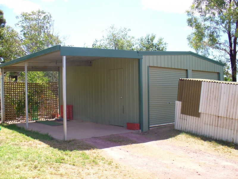 17 Lyall St, Cowra NSW 2794