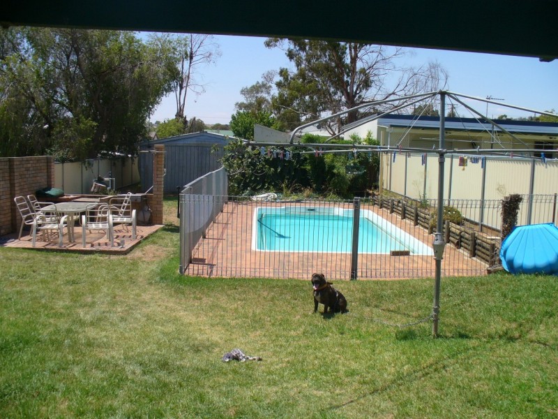 16 Waugoola St, Cowra NSW 2794