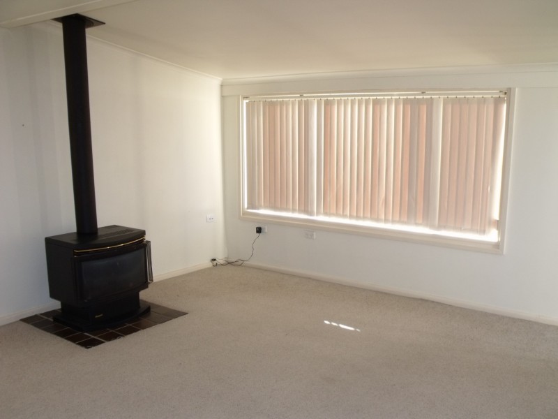 16 Waugoola St, Cowra NSW 2794