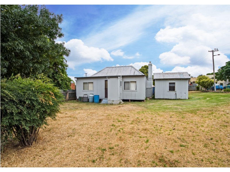 4 Brougham Street, Cowra NSW 2794