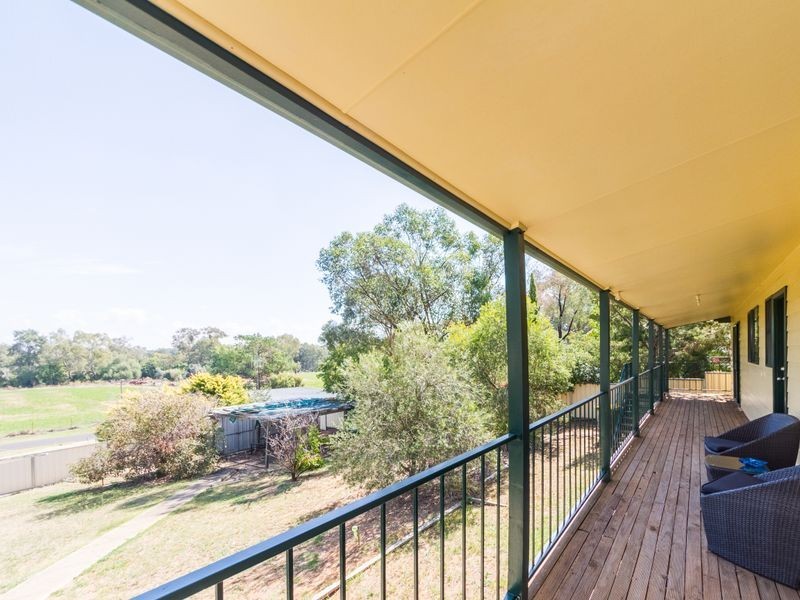 20 Chapman Street, Cowra NSW 2794