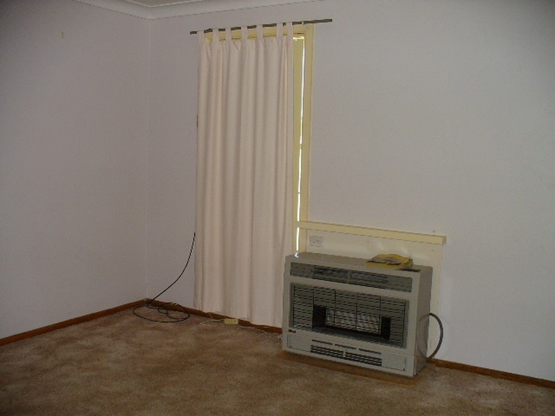 15 Hood St, Cowra NSW 2794