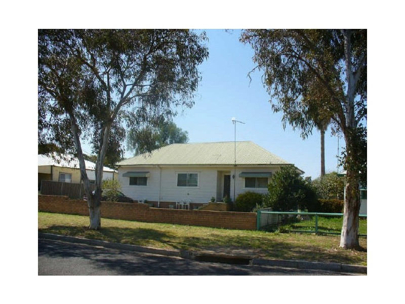 35 Victor Street, Cowra NSW 2794