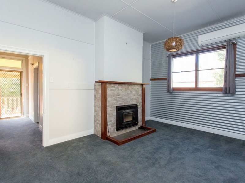 34 Lynch Street, Cowra NSW 2794